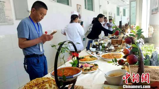 青海两百余件美食作品同场角逐 挖掘美食“手艺人”“传承人”