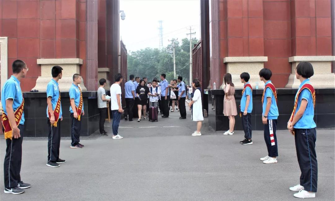 ​河北联邦国际学校初中部喜迎2019级新生并举行国防教育动员大会