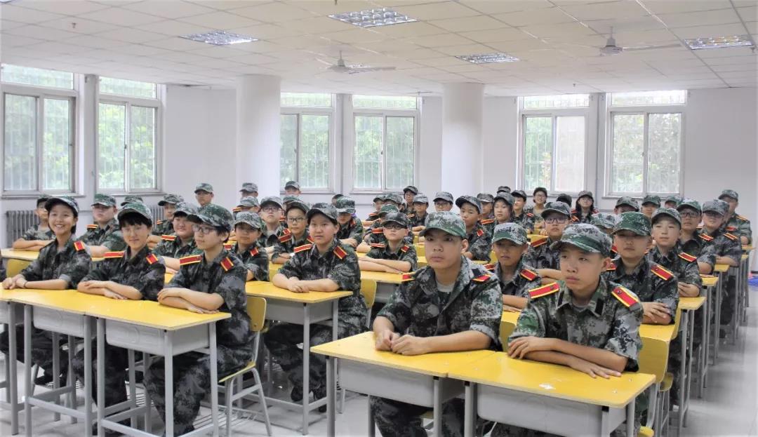 ​河北联邦国际学校初中部喜迎2019级新生并举行国防教育动员大会