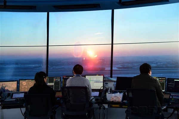 自主空管系统显身手 大兴机场完成低能见度验证飞行