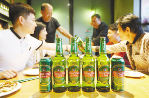 青岛啤酒以传世品质彰显迷人魅力——看百年品牌如何走出高质量发展之路