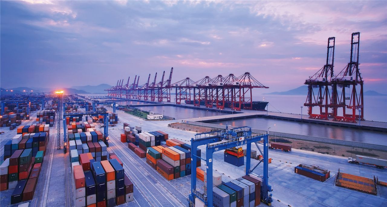 数据显示:1-8月中国进出口总额20.13万亿元