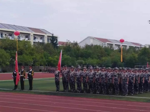 山东外事职业大学2014级应征入伍大学生牟振华士官参加国庆大阅兵受到习主席通令嘉奖