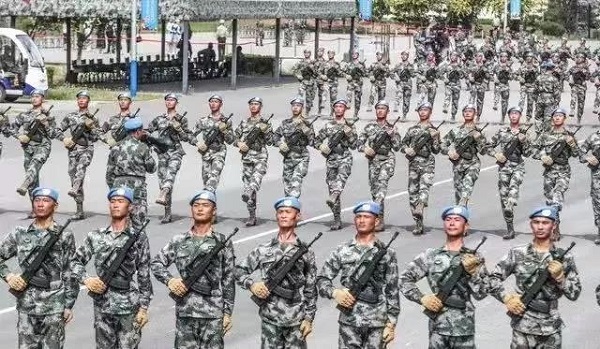 山东外事职业大学2014级应征入伍大学生牟振华士官参加国庆大阅兵受到习主席通令嘉奖