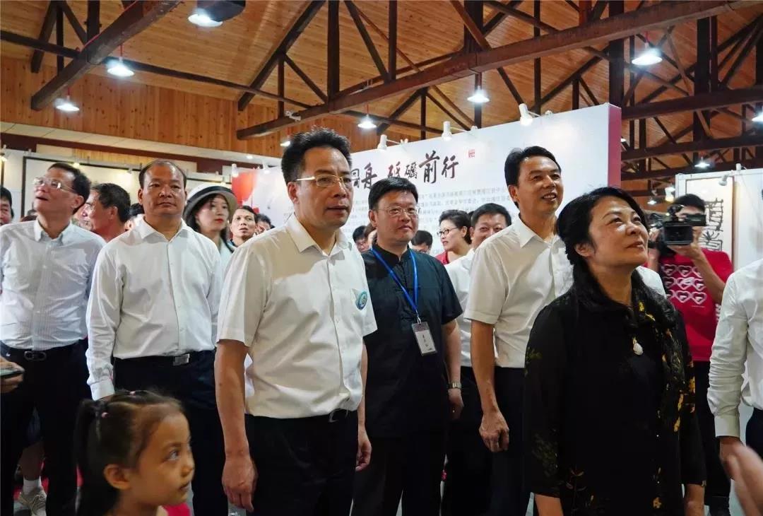 民革中央画院院长、山东画院院长孔维克出席　“风雨同舟”民革全国书画展浦江巡展开幕式