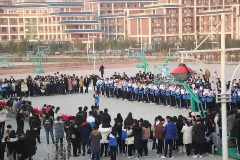 力明护理学院趣味运动会——师生同场竞技，一派欢声笑语