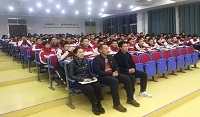 河北联邦国际学校初二年级期中表彰大会举办