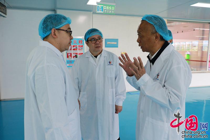 广东新南方集团总裁朱拉伊——“广东抗疟模式”的缔造者，让青蒿素在全球发扬光大