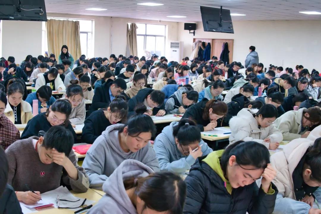 智博教育|万人专升本模拟开考，特别设立“学霸奖学金”！