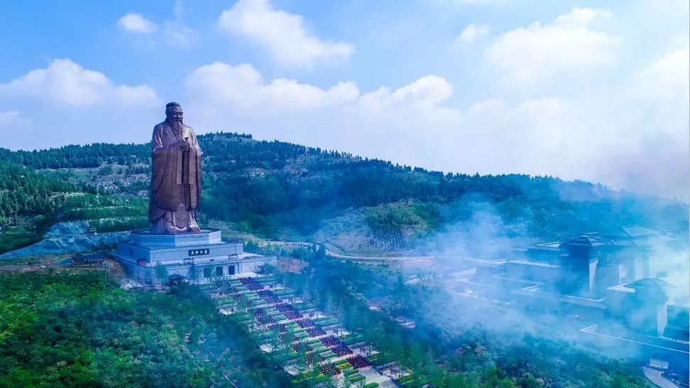 浪漫跨年，星空打卡！岁末“尼山圣境新年灯会”，邀您阖家欢享团圆时光