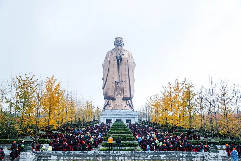 浪漫跨年，星空打卡！岁末“尼山圣境新年灯会”，邀您阖家欢享团圆时光