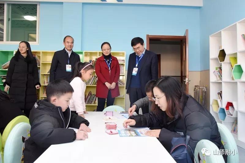 小龙人开心闯关迎新年︱山师附小举办一年级学生期末“乐考”活动