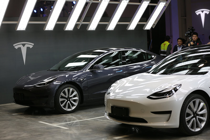 特斯拉中国首款产品Model 3全面交付，马斯克现场启动Model Y