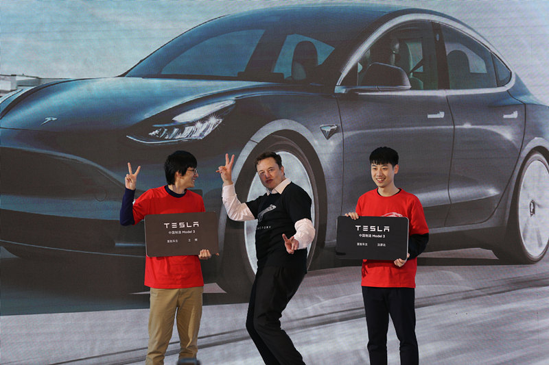 特斯拉中国首款产品Model 3全面交付，马斯克现场启动Model Y