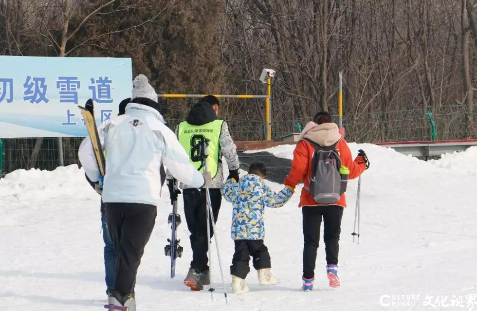 景阳春杯·首届潍坊冰雪旅游文化节开幕啦！滑雪、打滚、梦幻镜宫......超多项目免费玩！