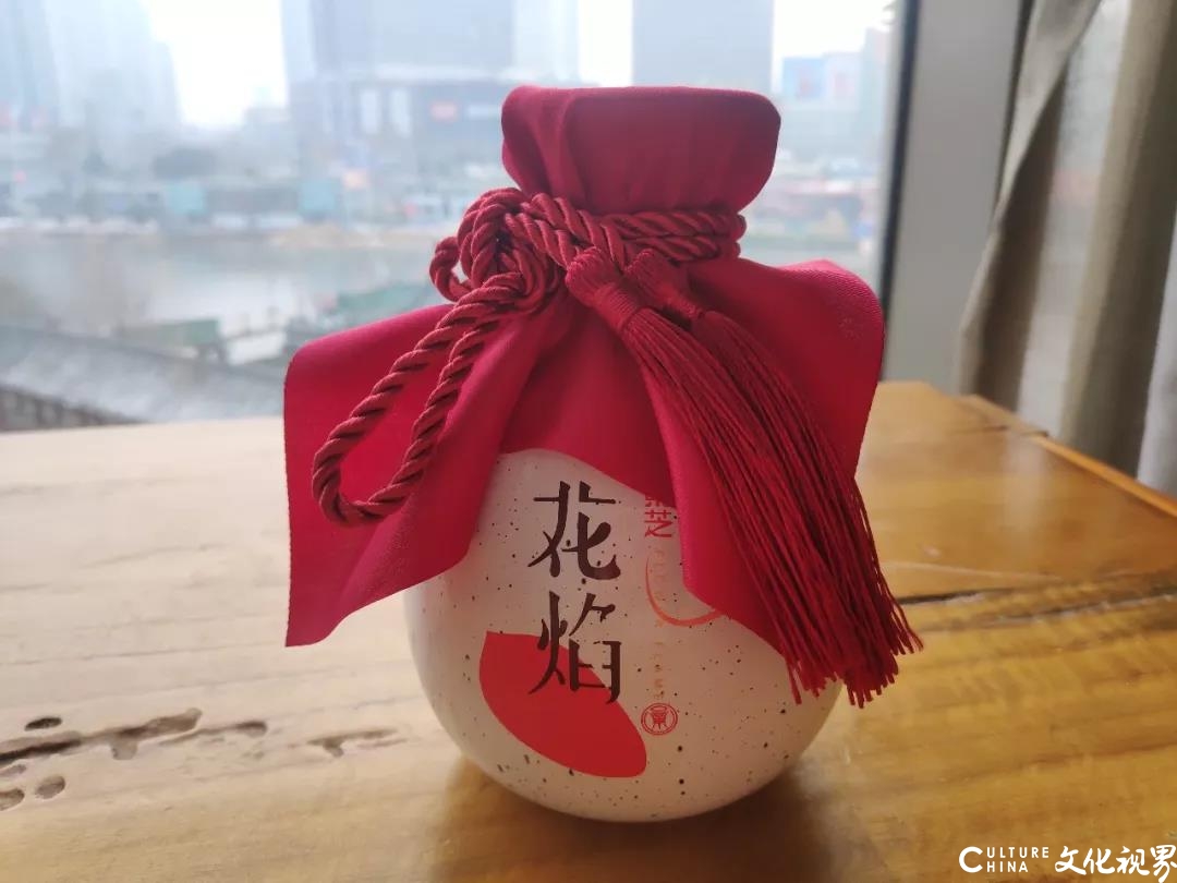 品几口“景芝花焰玫瑰酒”，约老伙计同醉的兴致你有没有？