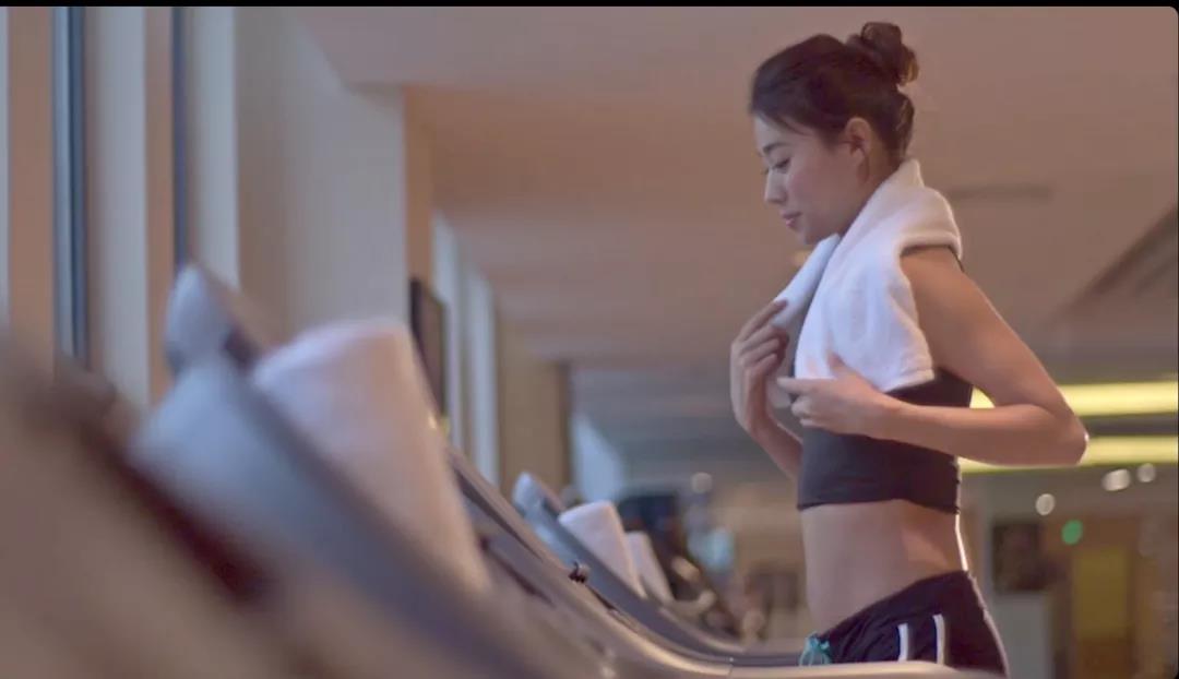 “鼠”你有型，健康先行——济南银丰华美达推出游泳健身福利卡