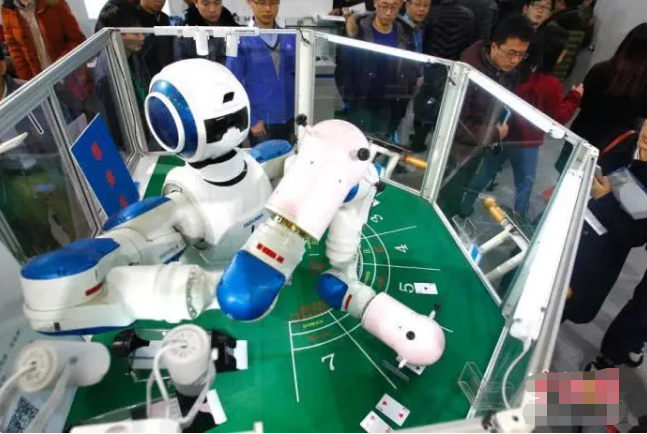 中国机器人产业《蓝皮书》发布，国产工业机器人发展速度高于全球增速，但关键技术仍有差距