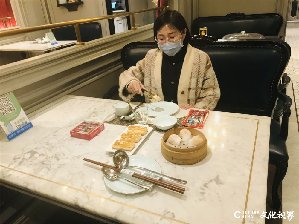 以凯瑞集团为代表，山东1500多家旅游饭店积极推行分餐制