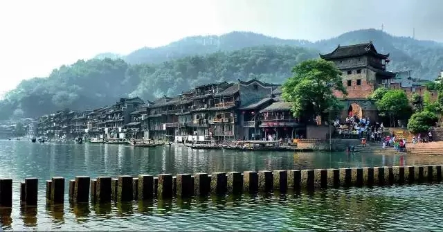 新中国旅|花开疫散再寻浪漫，美爆了的10个中国小城风轻云淡