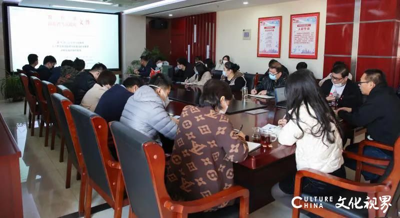 世博动漫董事长王振华带领员工开了一个让人越听越“饿”的学习交流会