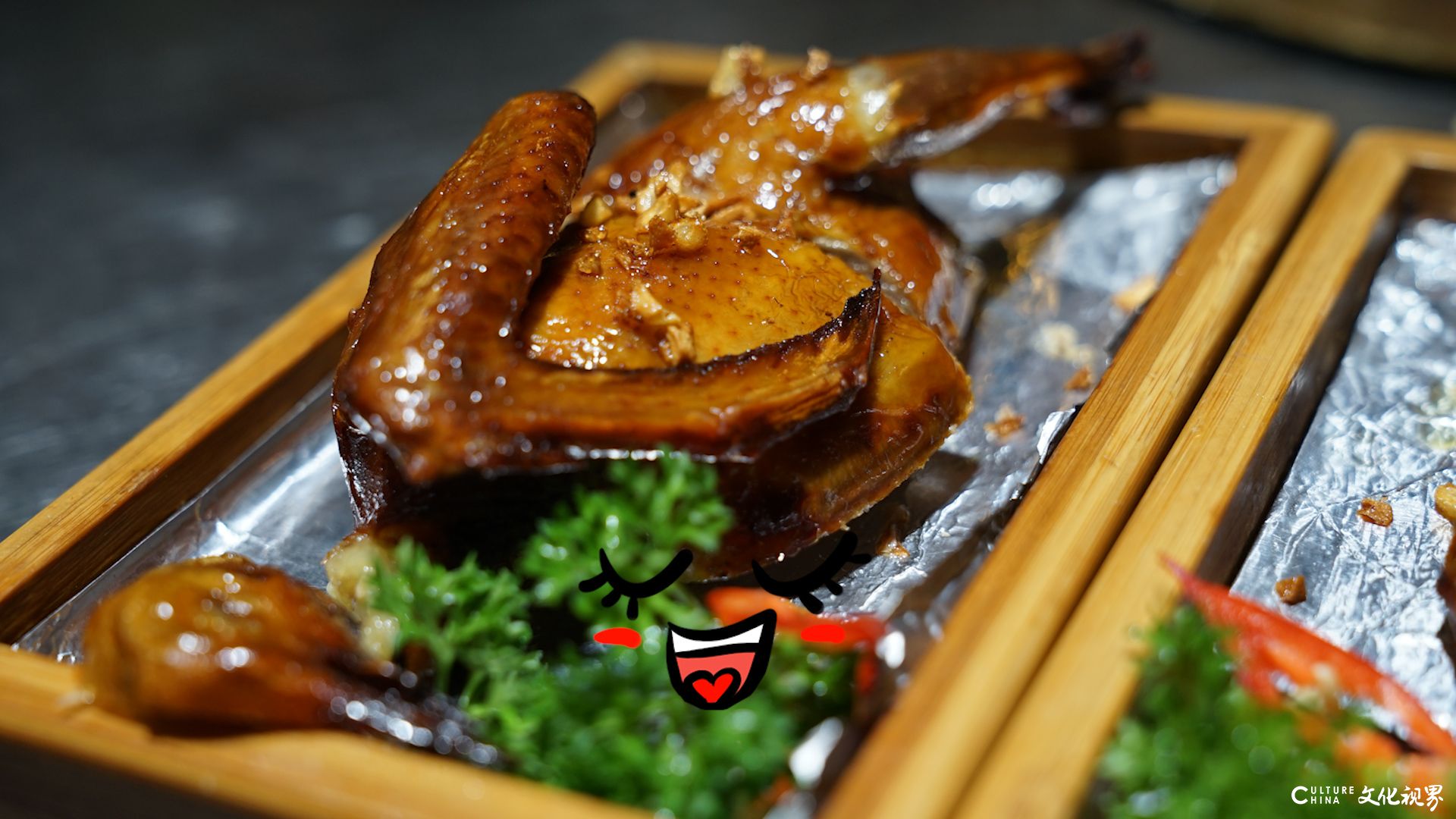 大厨教你拿手菜⑨——蒜香乳鸽：皮色金黄外酥里嫩  营养丰富滋味鲜美