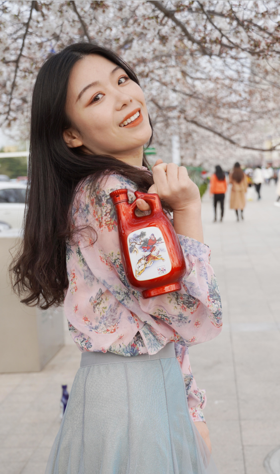 景芝酒业|世间所有相遇都是“酒”别重逢! 与青春对饮，品味芝香之美