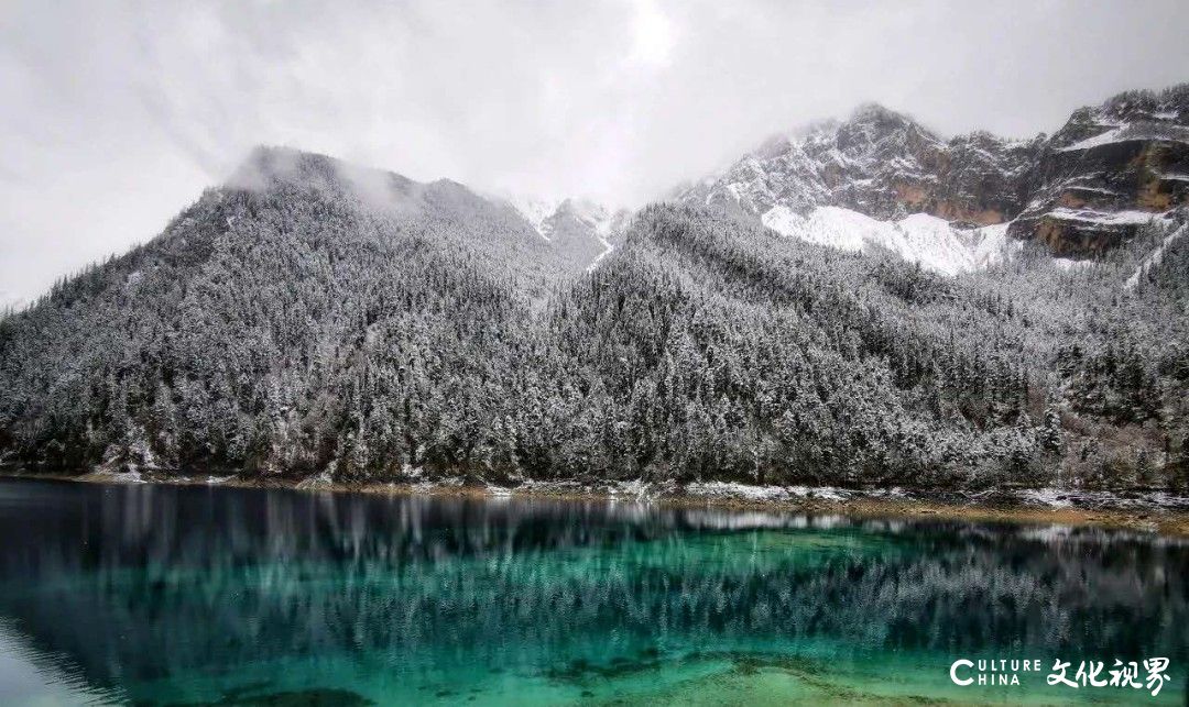 湖水与雪景交相辉映，九寨鲁能希尔顿度假酒店邀你来邂逅一场春日“冰雪奇缘”