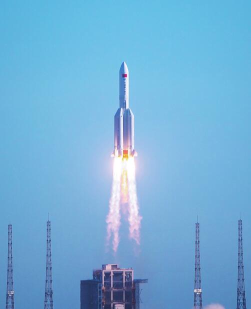 长征五号B运载火箭首飞成功 中国载人航天工程“第三步”任务启幕