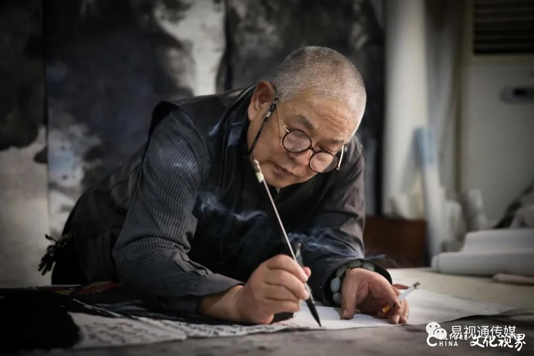 著名画家张志民继国画《中华泰山》之后的又一巨作《盛世梨乡游春图》在家乡阳信揭幕