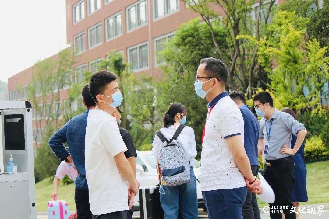 经过133天的离别   师生终于相见——5月24日济南托马斯学校喜迎开学