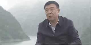 凤凰卫视著名主持人吴小莉深入“三区三州”深困区，探寻中国脱贫攻坚大战略的独特步履