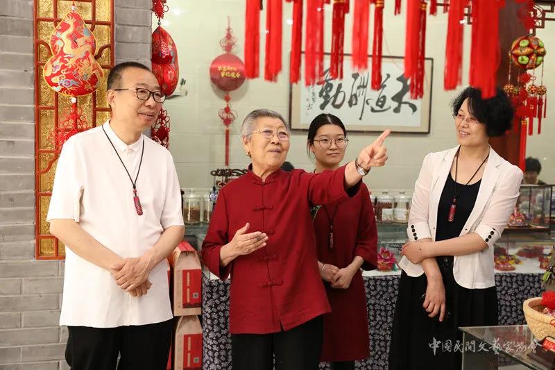 中国民协主席潘鲁生赴徐州调研民间艺术传承发展情况