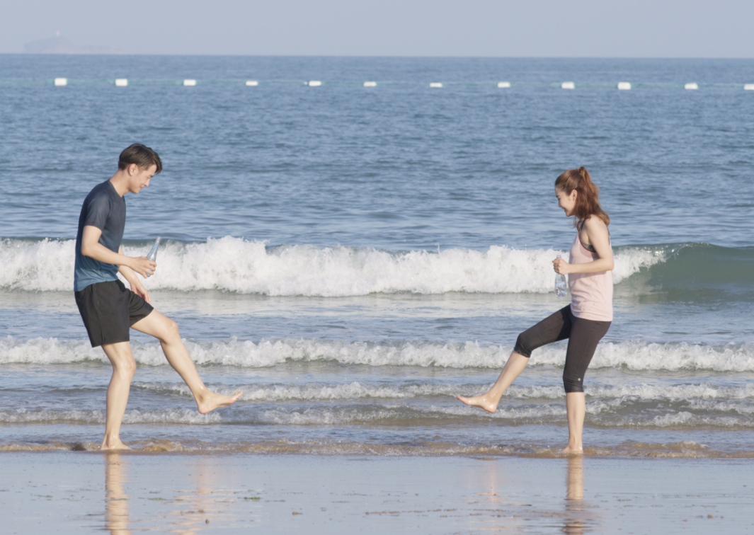 细心“喝护”自己 王子海藻苏打水和你一起开启夏日新体验