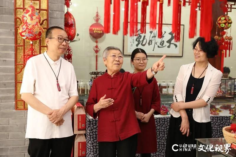 中国民协主席潘鲁生赴徐州调研民间艺术传承发展情况