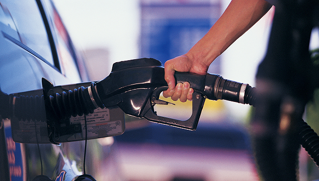 国内成品油价迎来“六连停”，下一轮可能就要涨了