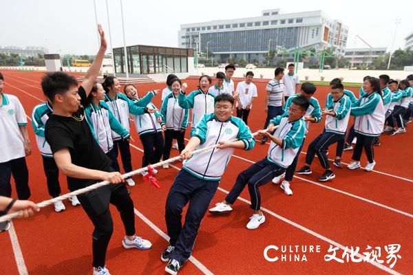 拔河、跳绳、拳击假人……青岛通济实验学校为高三学生快乐减压迎高考