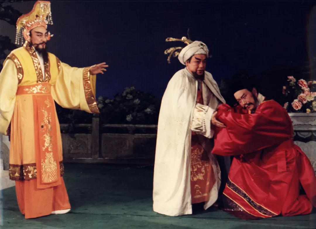 沉稳睿智 深明大义——盘点山东省话剧院舞台上的经典父亲形象