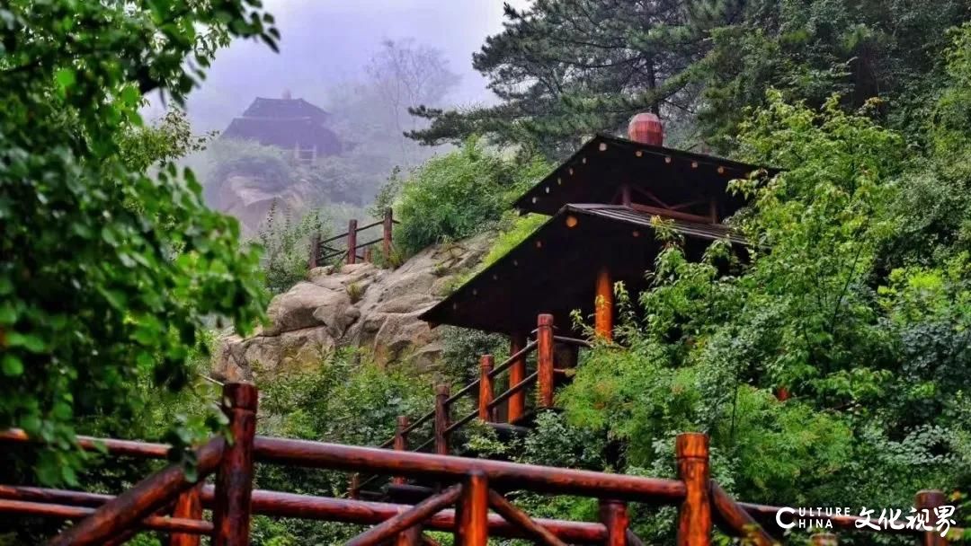 大明湖  九如山  百花洲——雨后的济南如诗如画，披上一层神奇虚幻的面纱