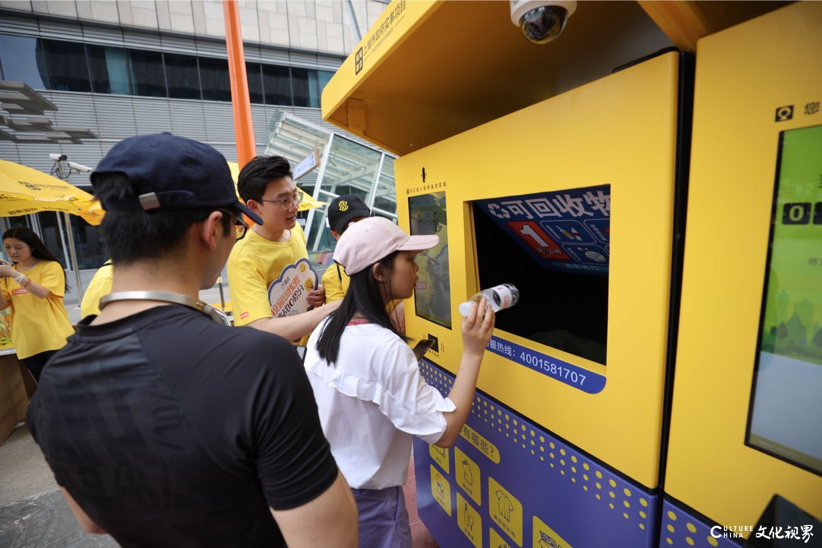 上海爱回收将“新时尚”进行到底，玩转手机自助垃圾分类