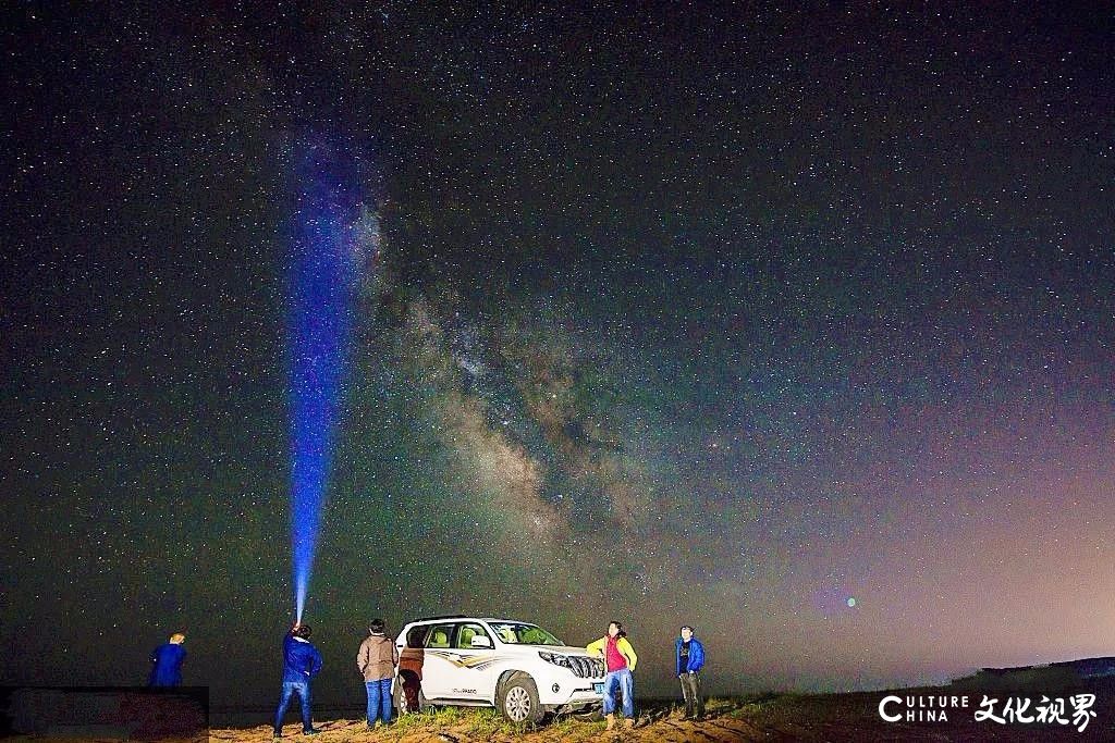 实拍田横岛夜空：浩瀚无垠 如梦如幻，星轨银河引人醉