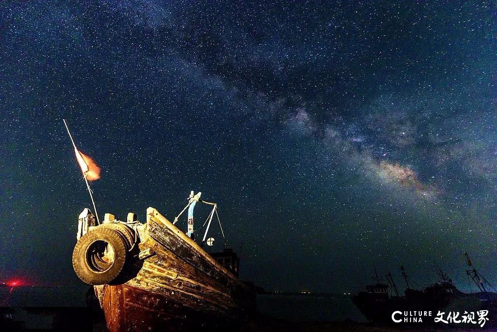 实拍田横岛夜空：浩瀚无垠 如梦如幻，星轨银河引人醉