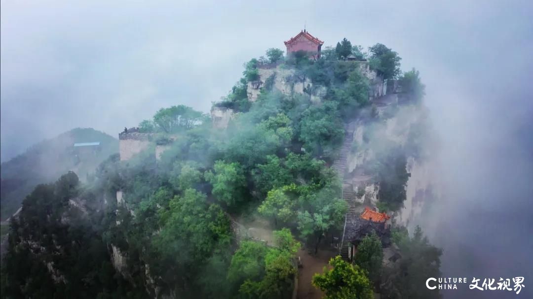 美过梵净山   藏身云海间——山东10处绝美的“天空之城”流光溢彩  魅影重重