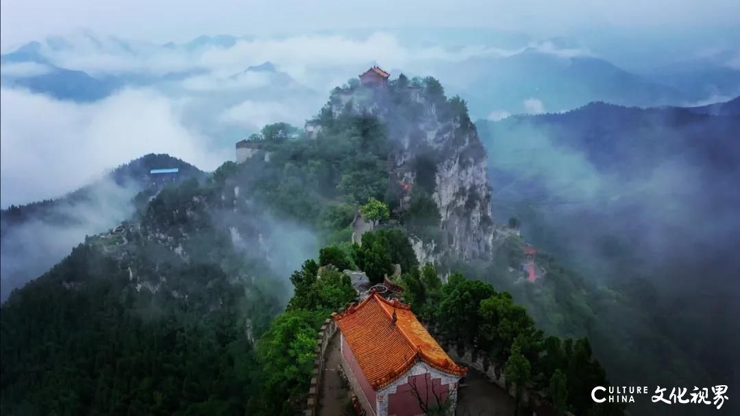 美过梵净山   藏身云海间——山东10处绝美的“天空之城”流光溢彩  魅影重重