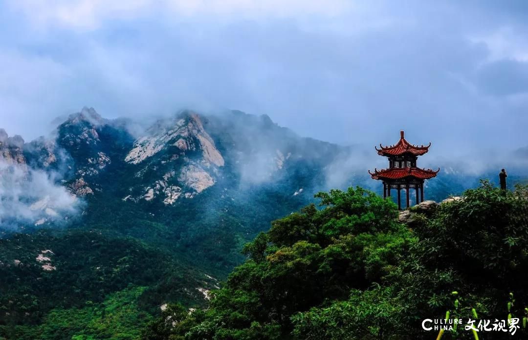 美过梵净山   藏身云海间——山东10处绝美的“天空之城”流光溢彩  魅影重重