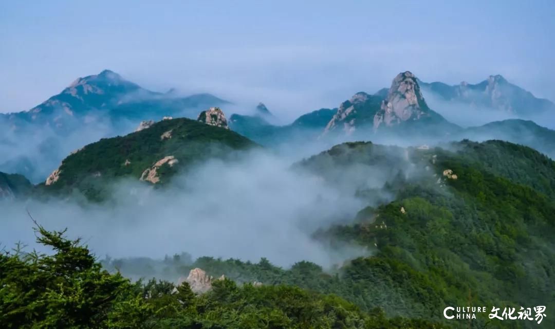 美过梵净山   藏身云海间——山东10处绝美的“天空之城”流光溢彩  魅影重重