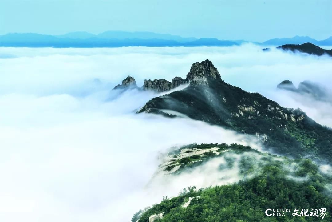 美过梵净山   藏身云海间——山东10处绝美的“天空之城”流光溢彩  魅影重重