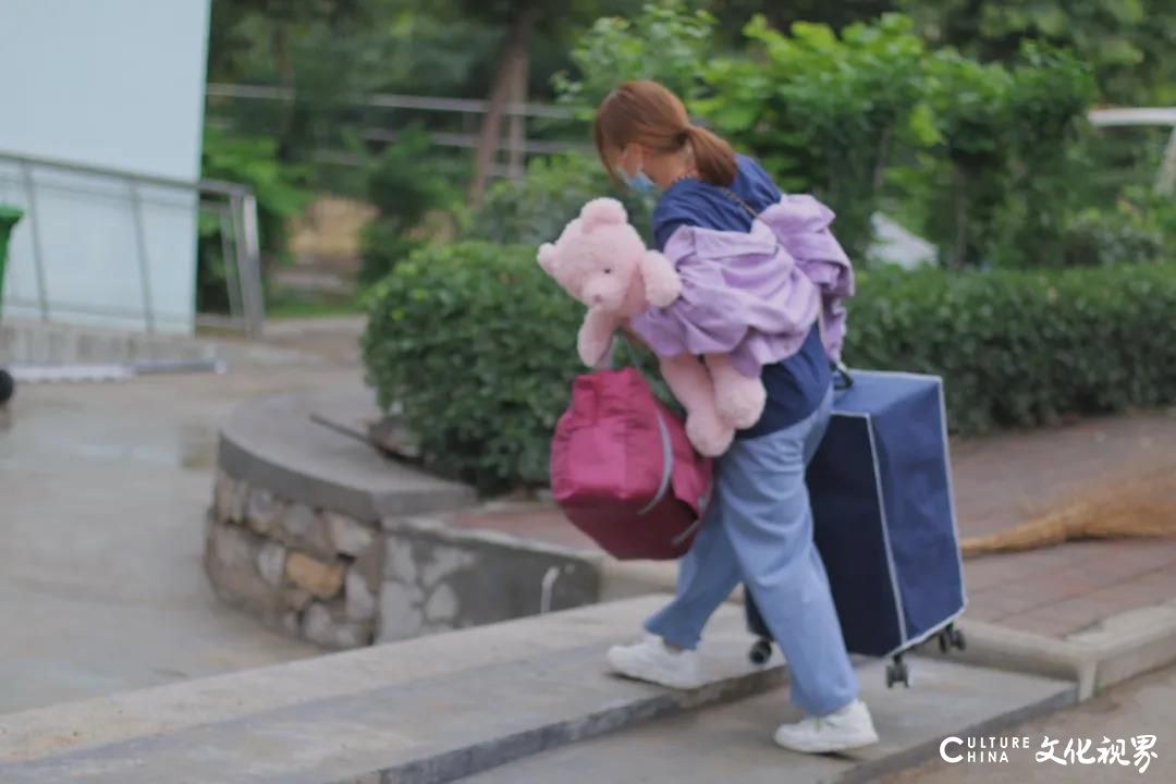 独立，从选择一个人报到开始——智博教育东校区学员开学的小故事