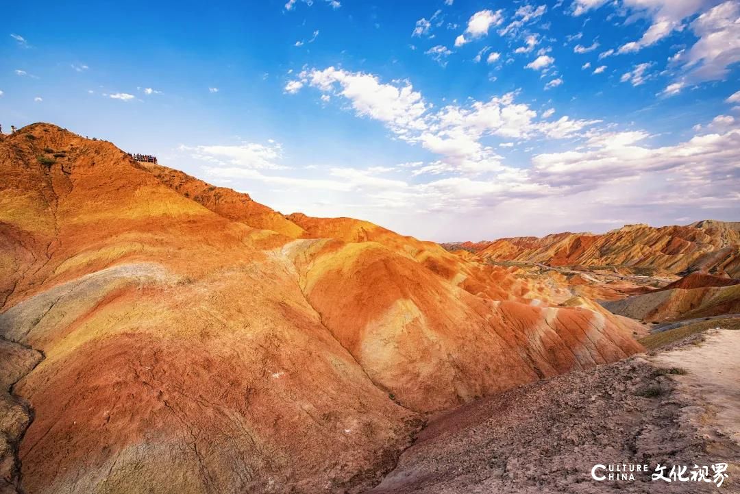 新中国旅|走进亚洲最佳旅行目的地榜单TOP1，领略甘肃的人间大美