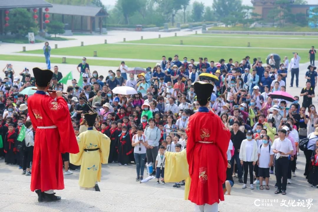 今夏最火的亲子游目的地——山东曲阜“尼山圣境”迎来济南萌娃们仪式感满满的毕业之旅